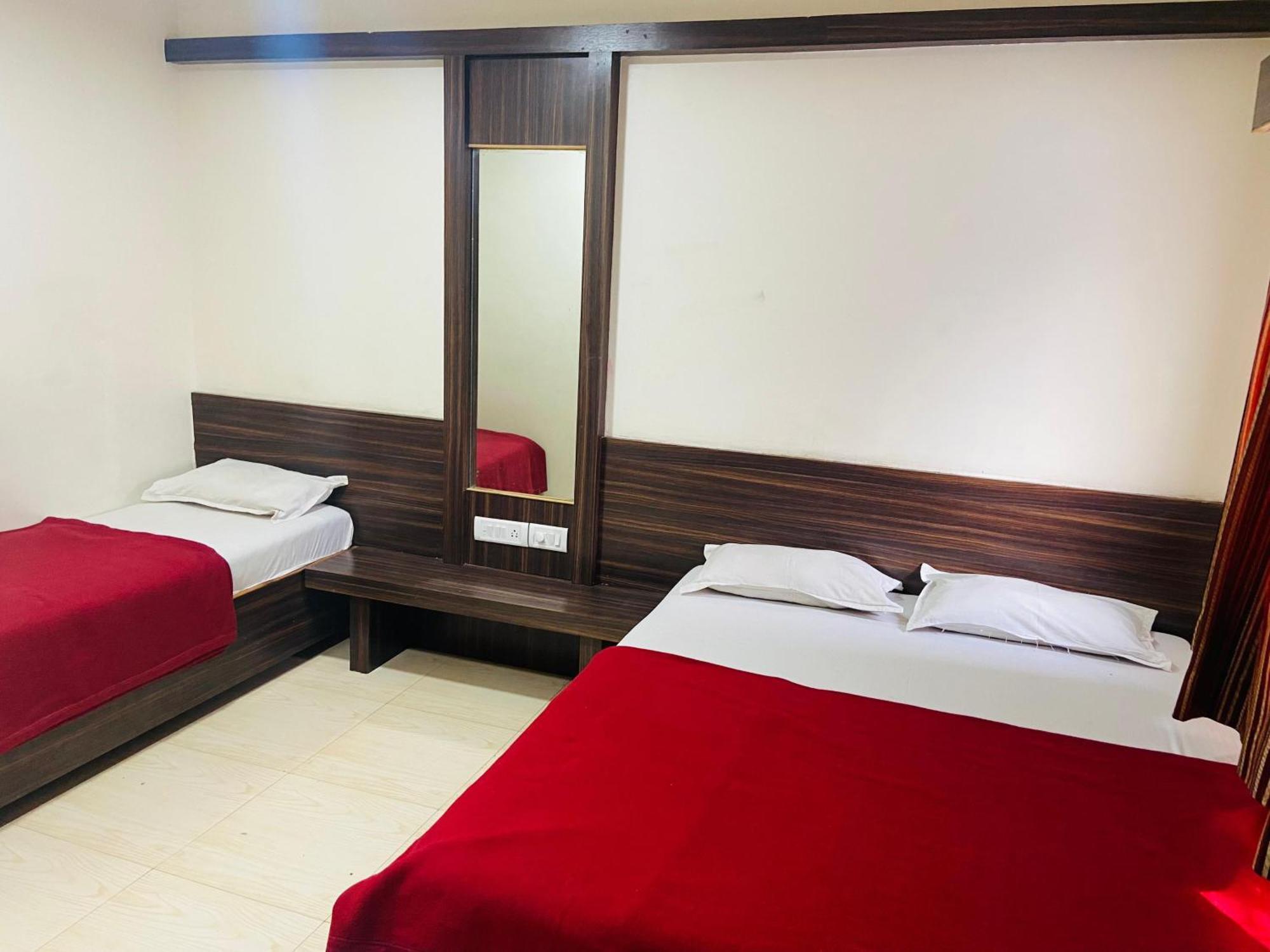 Hotel Sai Bhawani 쉬르디 외부 사진